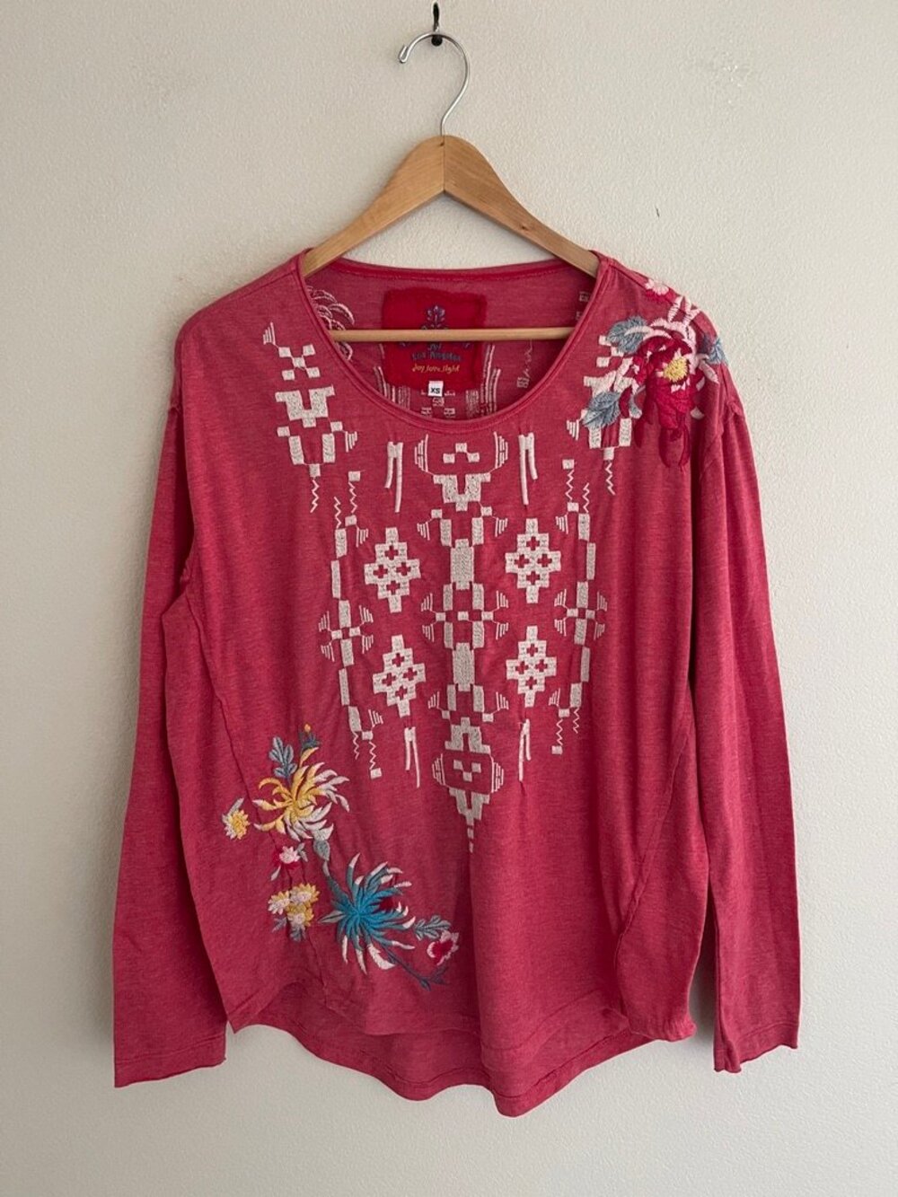 JOHNNY WAS Salmon Colored Floral & Geometric Embroidered Tee: XS; RUNS LARGE!